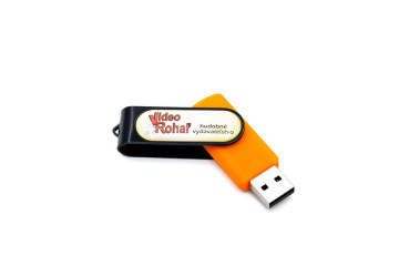 USB kľúč s potlačou - živicová samolepka;USB klíč s potiskem - pryskyřičná samolepka