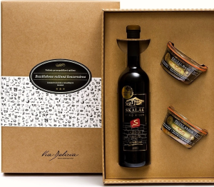 Gift box of 2 pieces of meat and wine