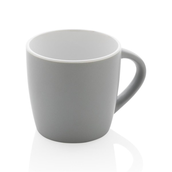 Ceramic mug with colored inner