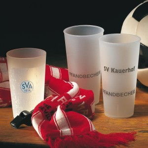 Transparent plastic cup with a marked line. Volume: 0.5 l. - Reklamnepredmety