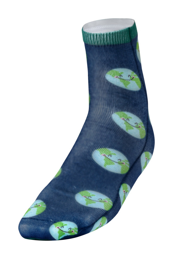 socks with colourful pattern