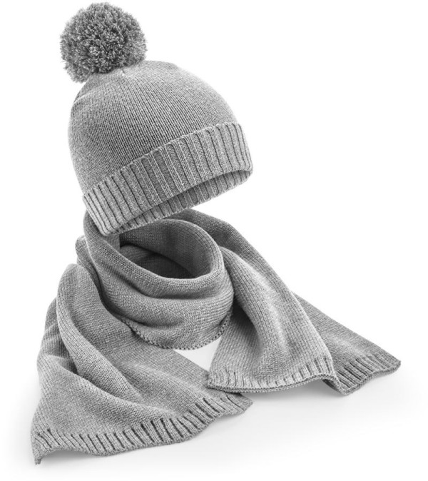 Gift set with knitted hat and scarf