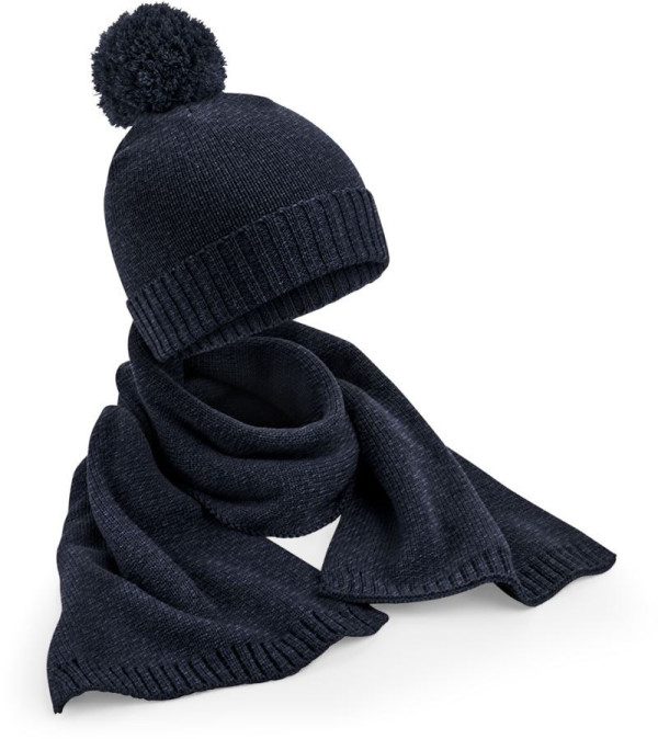 Gift set with knitted hat and scarf