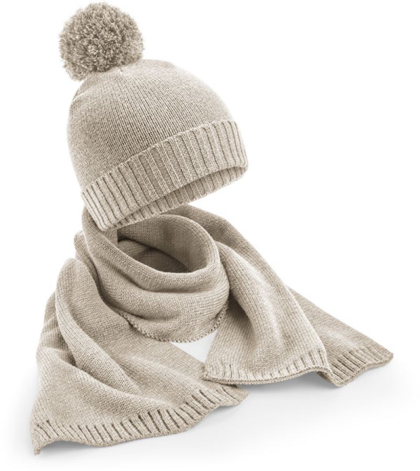 Gift set with knitted hat and scarf
