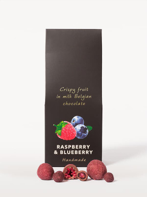Raspberry and blueberry in milk chocolate 80g - hand made edition - Reklamnepredmety