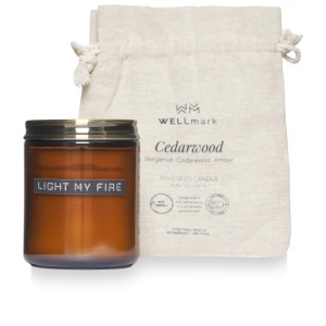 Wellmark cedar wood scented candle medium - Reklamnepredmety