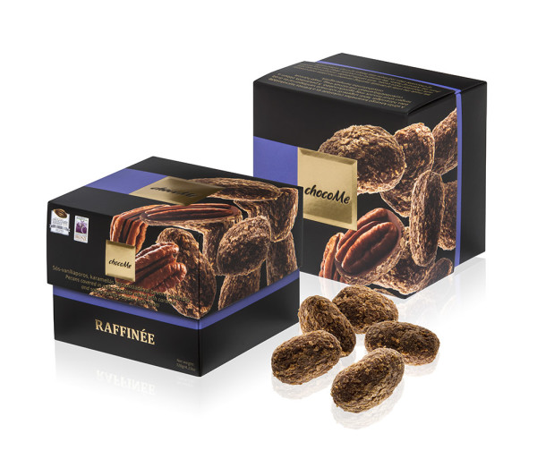 Pecan nuts in caramel milk chocolate with salt and vanilla