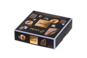 Pieces of milk chocolate filled with Piedmont nuts and Ethiopian Harrar coffee - Reklamnepredmety