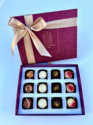 Burgundy - gold box of chocolates - Reklamnepredmety