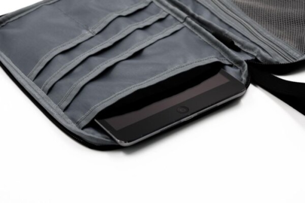 Brandcharger Rover travel wallet