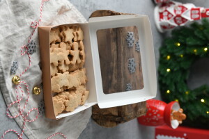 Natural gingerbread cookies, 250 g in a paper box - Reklamnepredmety