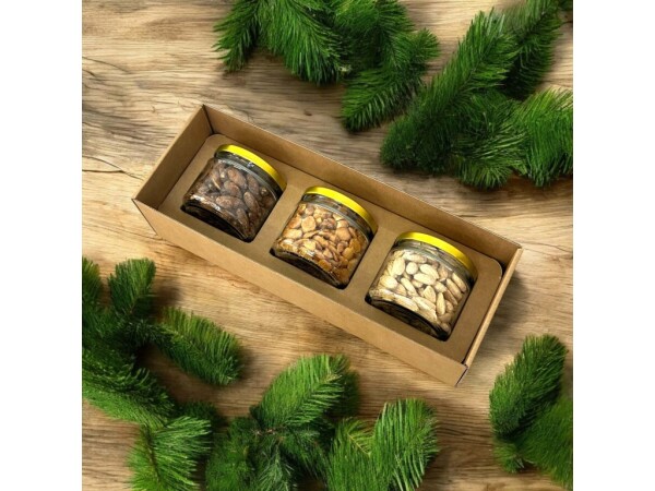 Corporate gift 3 × 180 g Nuts in a glass