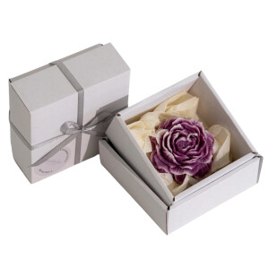 Soy candle Lilly dark purple in a gift box - Reklamnepredmety