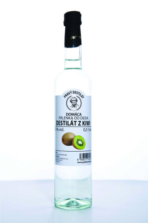 Homemade brandy from grandfather – KIWI brandy 50%, 500 ml - Reklamnepredmety