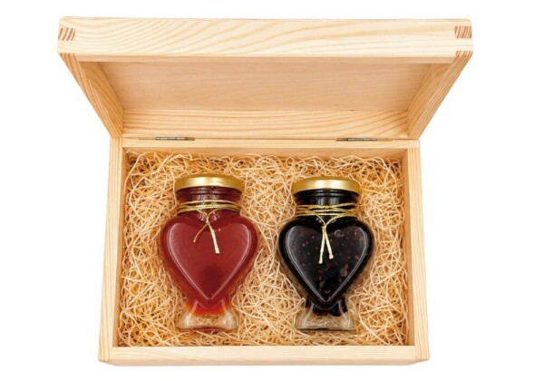 Gift Set – "2 Hearts": Honey and Candied Cranberries in a Wooden Box