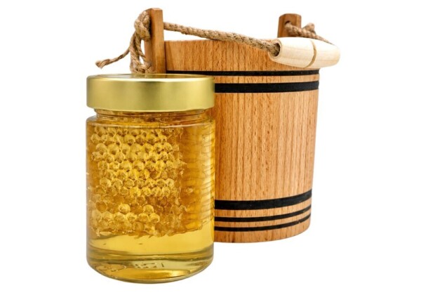 Gift Set – Acacia Honey with Honeycomb in a Wooden Bucket