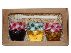 Set of honey, nuts, and dried fruit in honey with lemon balm, in a corrugated cardboard box. - Reklamnepredmety