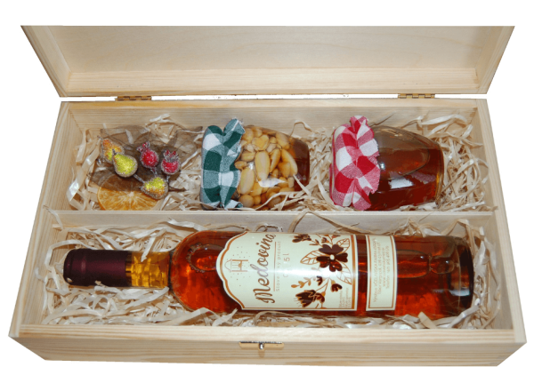 Set of mead + honey + dried cranberries in honey in a wooden box Natur