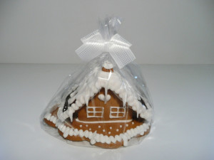 Little house of gingerbread, decorated