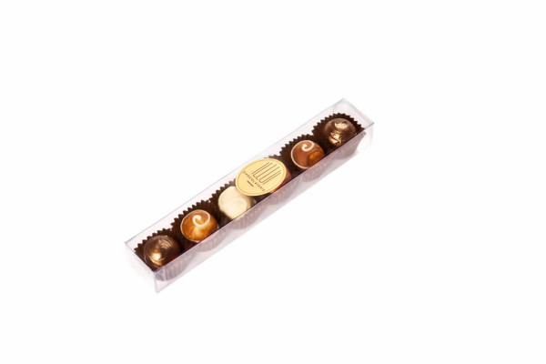Pralines in a transparent box of MICA box 6 pieces