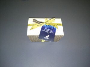 Pralines in Ballotin white paper box, 12 pieces of prawns - Reklamnepredmety