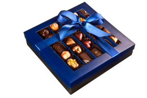 Pralines in a box with a ribbon, 36 pieces - Reklamnepredmety