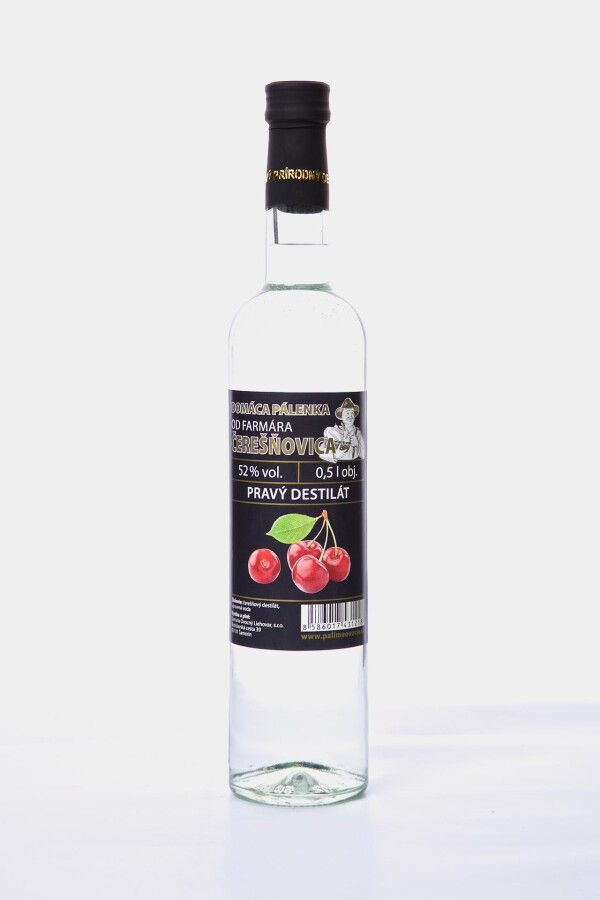 Homemade brandy from FARMÁR - Cherry brandy 52%, 500 ml