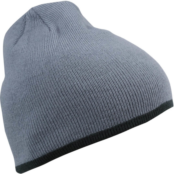 Beanie with contrasting border