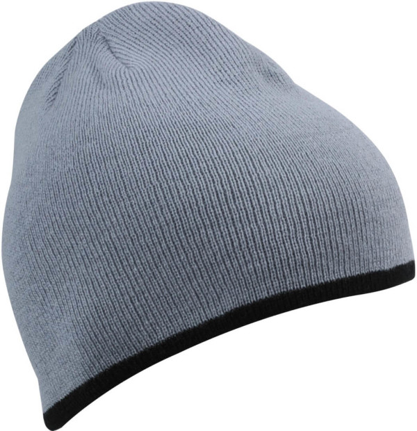 Beanie with contrasting border